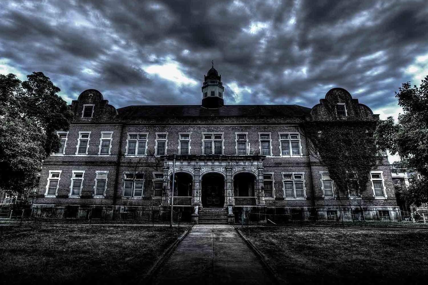 Image of Pennhurst Asylum, a haunted house
